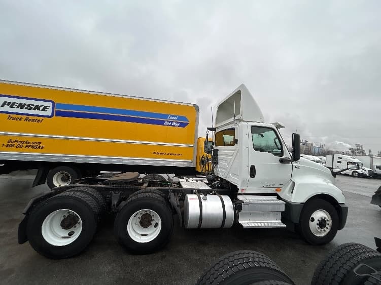 2019 International LT — photo 8