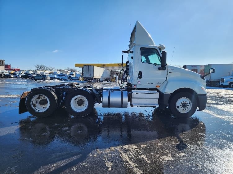 2019 International LT — photo 8