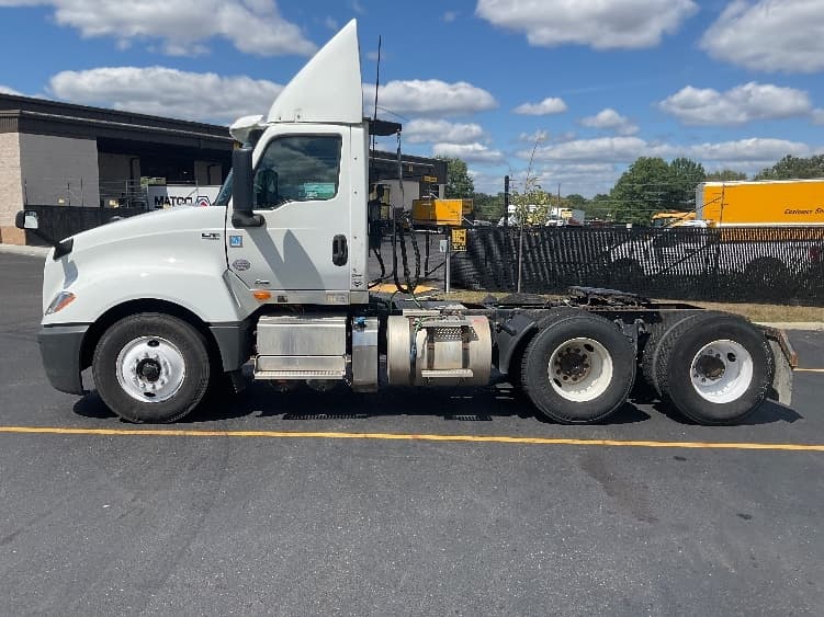 2019 International LT — photo 4