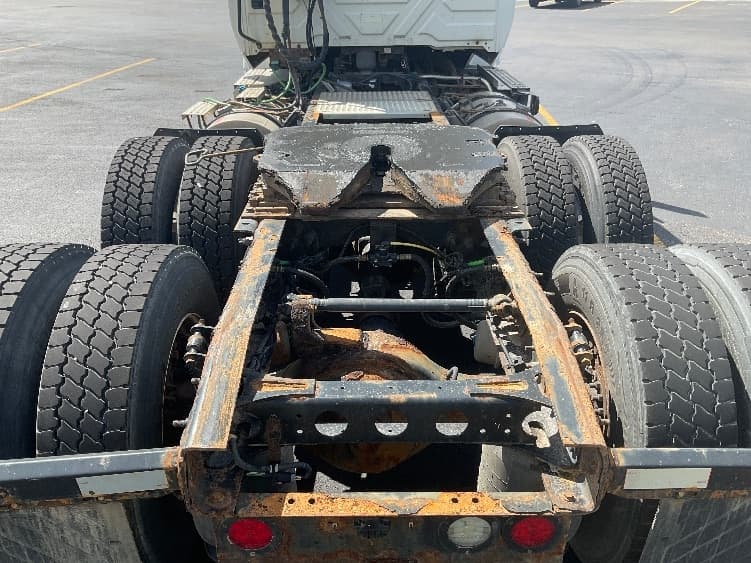 2019 International LT — photo 6