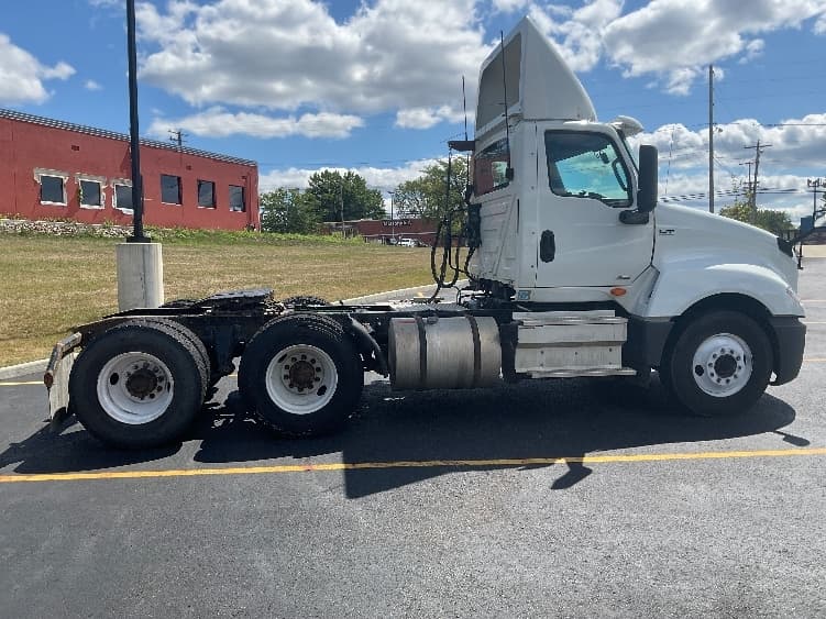 2019 International LT — photo 8