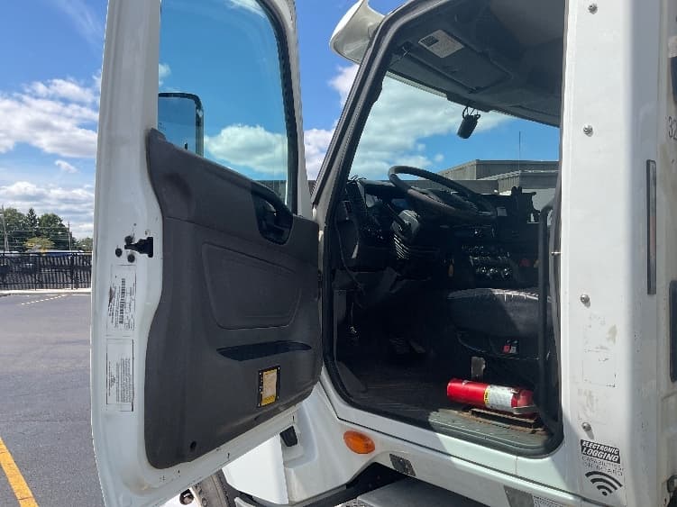 2019 International LT — photo 9