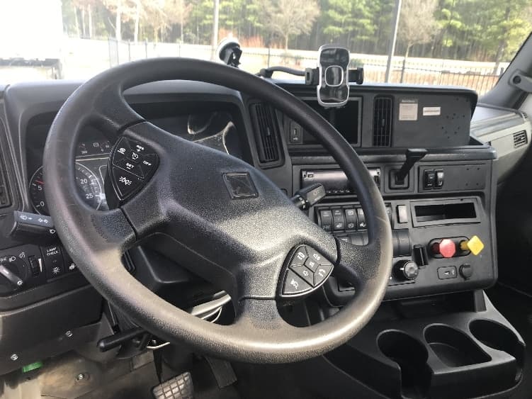 2019 International LT — photo 10