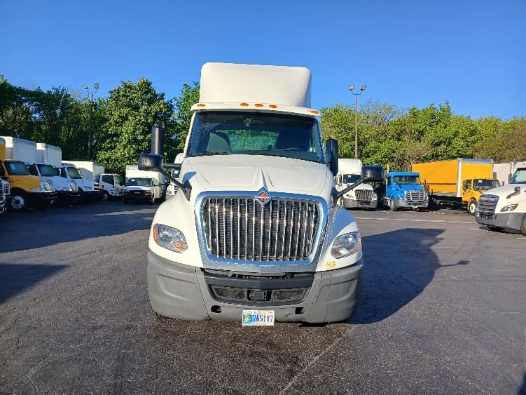 2019 International LT — photo 2