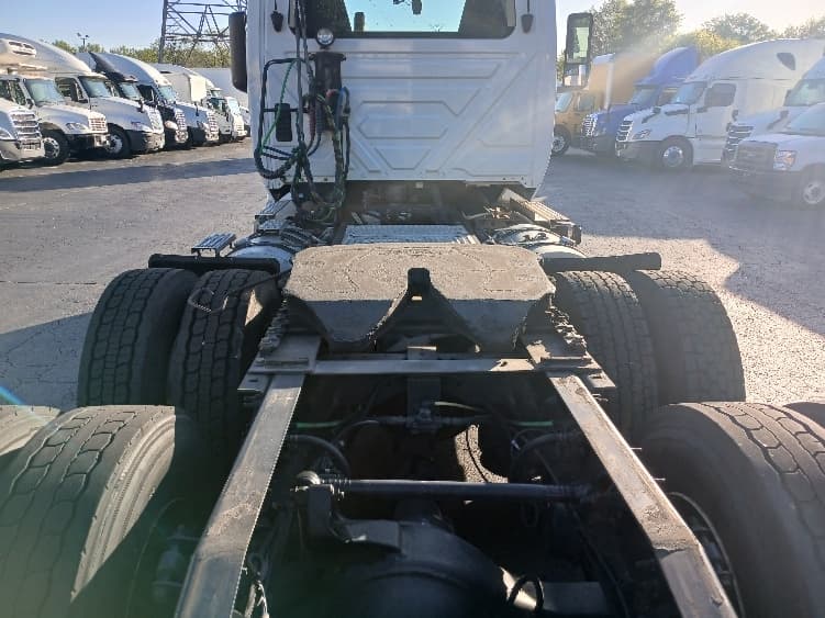 2019 International LT — photo 6