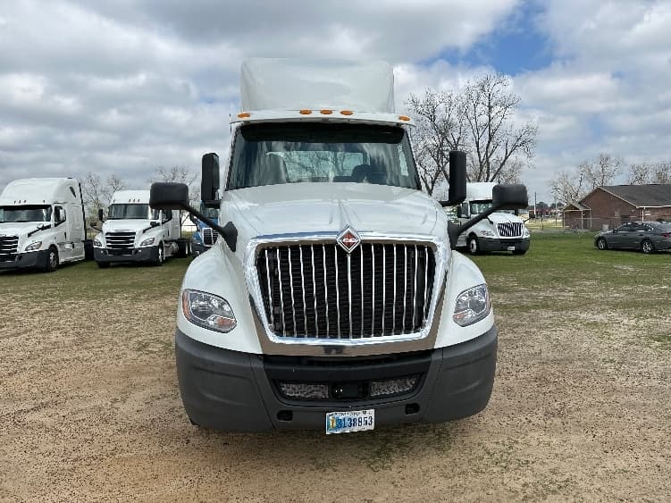 2019 International LT — photo 2