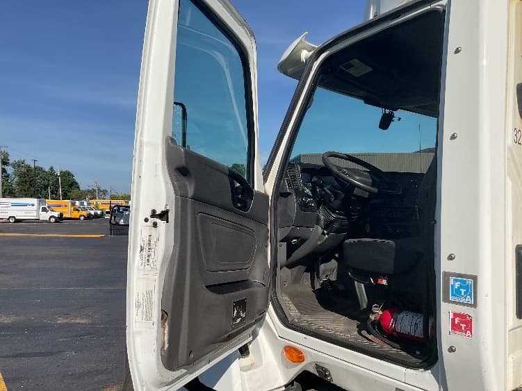 2019 International LT — photo 9