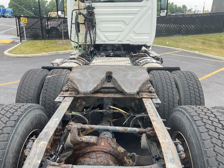 2019 International LT — photo 6