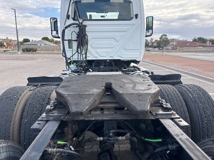 2019 International LT — photo 6