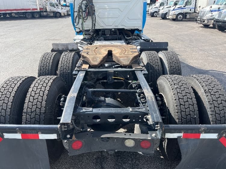 2019 International LT — photo 6