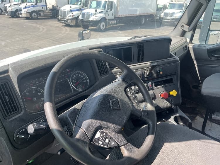 2019 International LT — photo 10