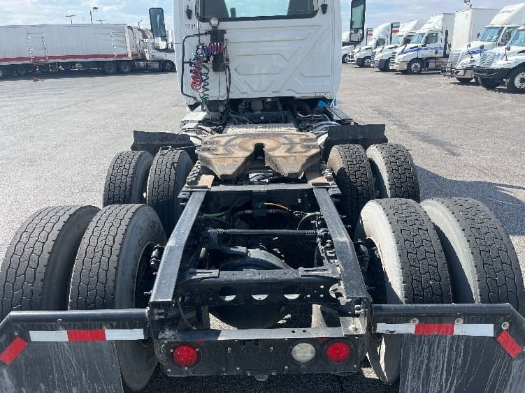 2019 International LT — photo 6