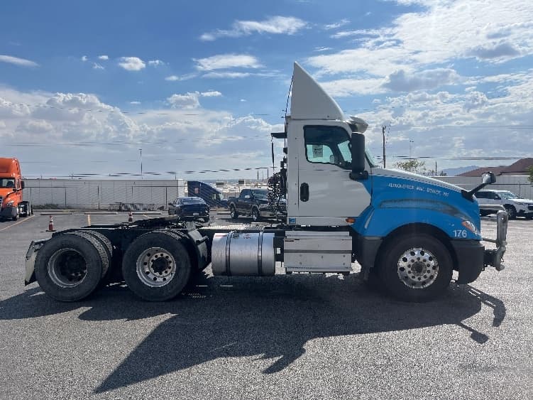 2019 International LT — photo 8