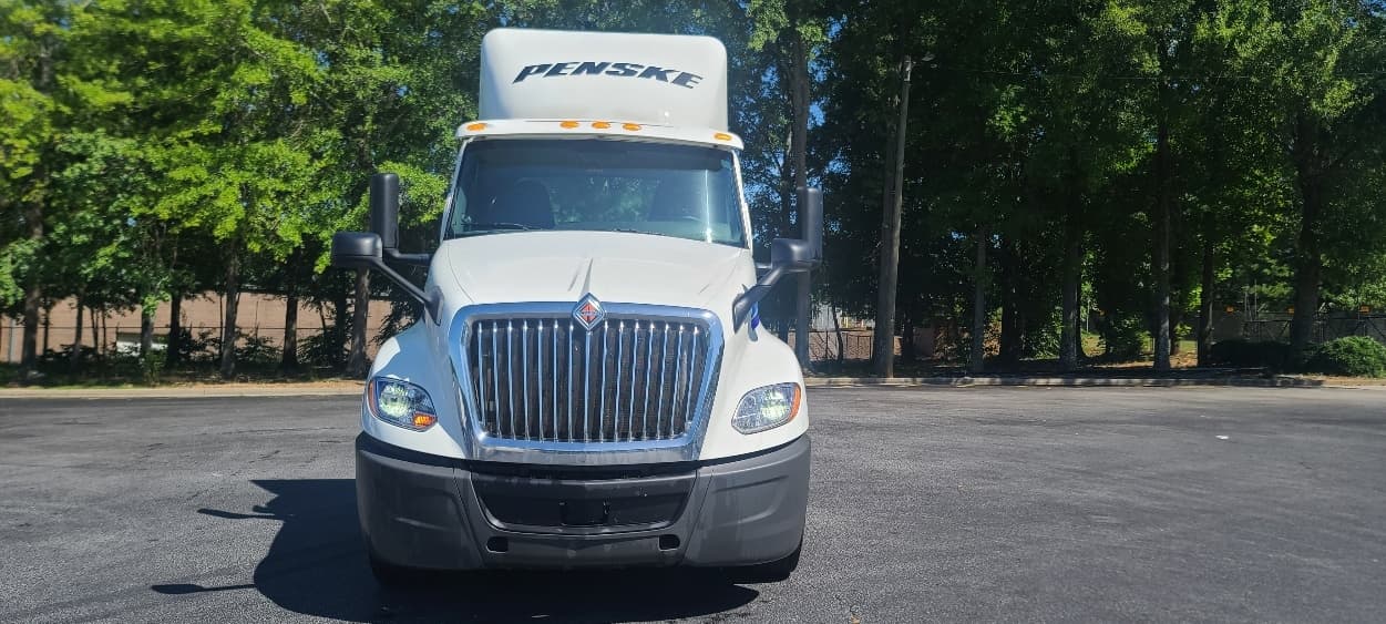 2019 International LT — photo 2