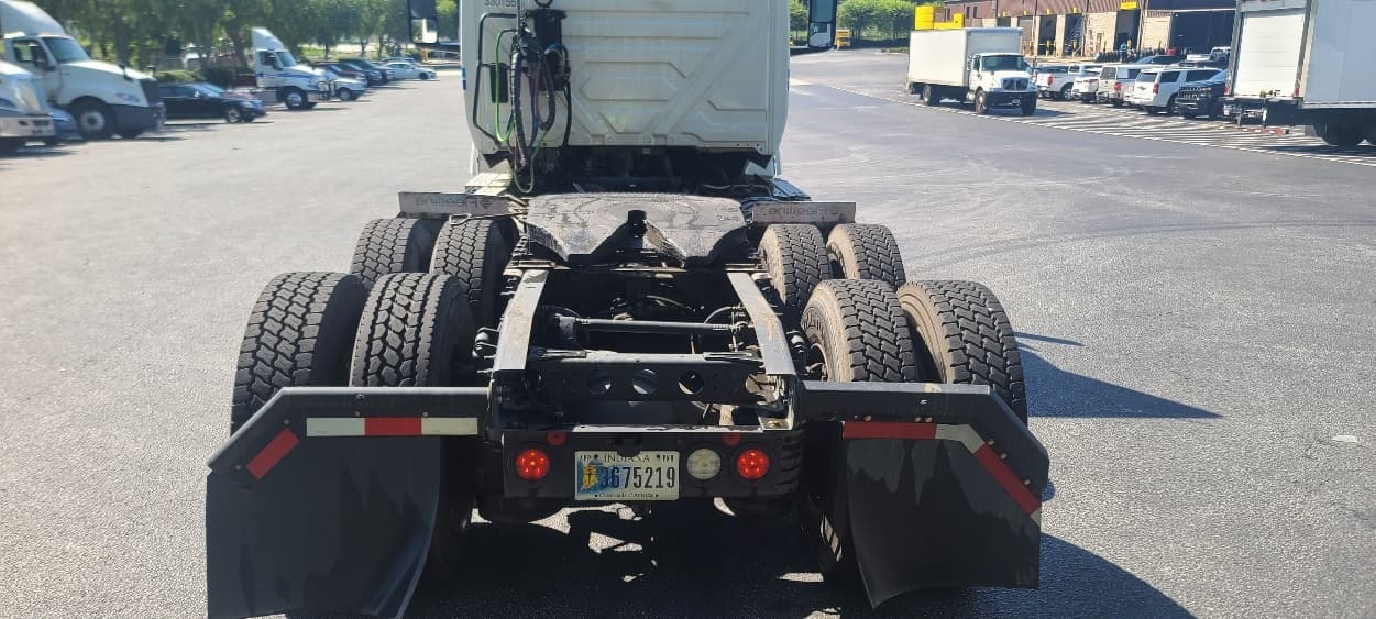 2019 International LT — photo 6