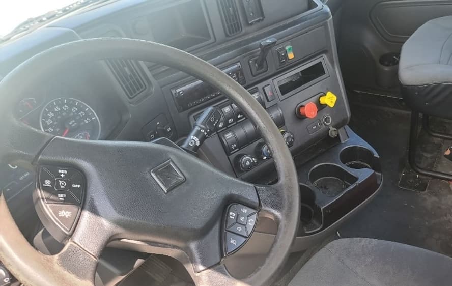 2019 International LT — photo 10