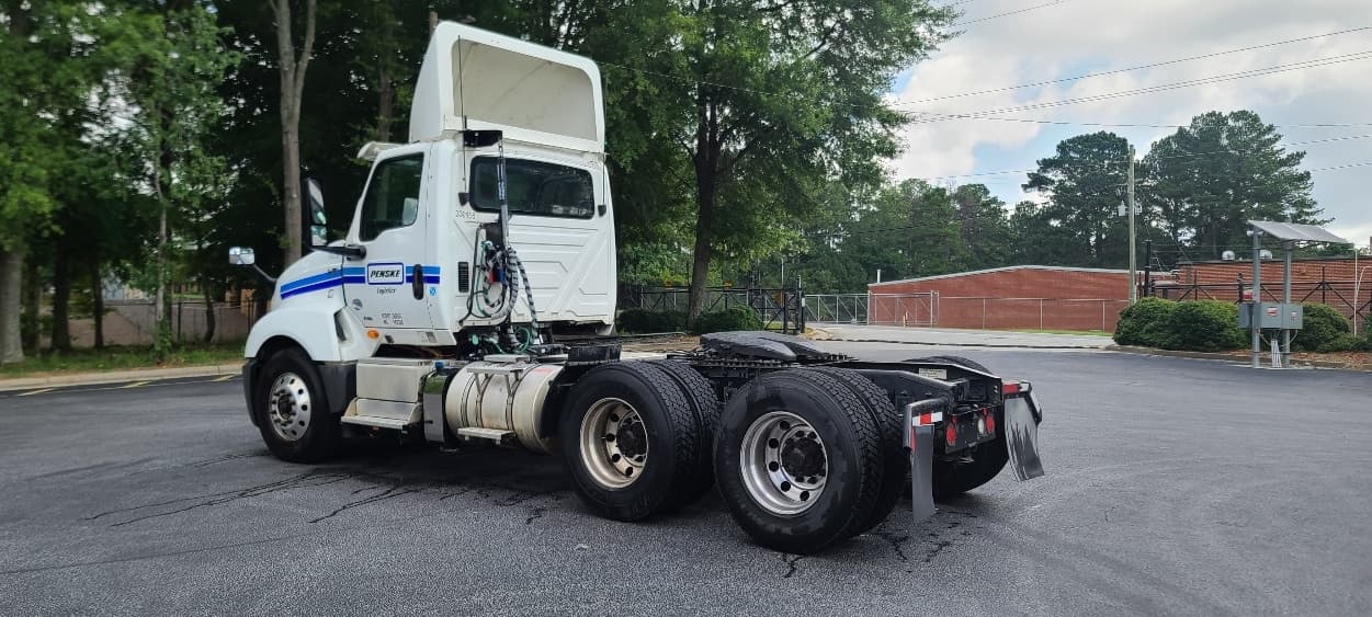 2019 International LT — photo 5