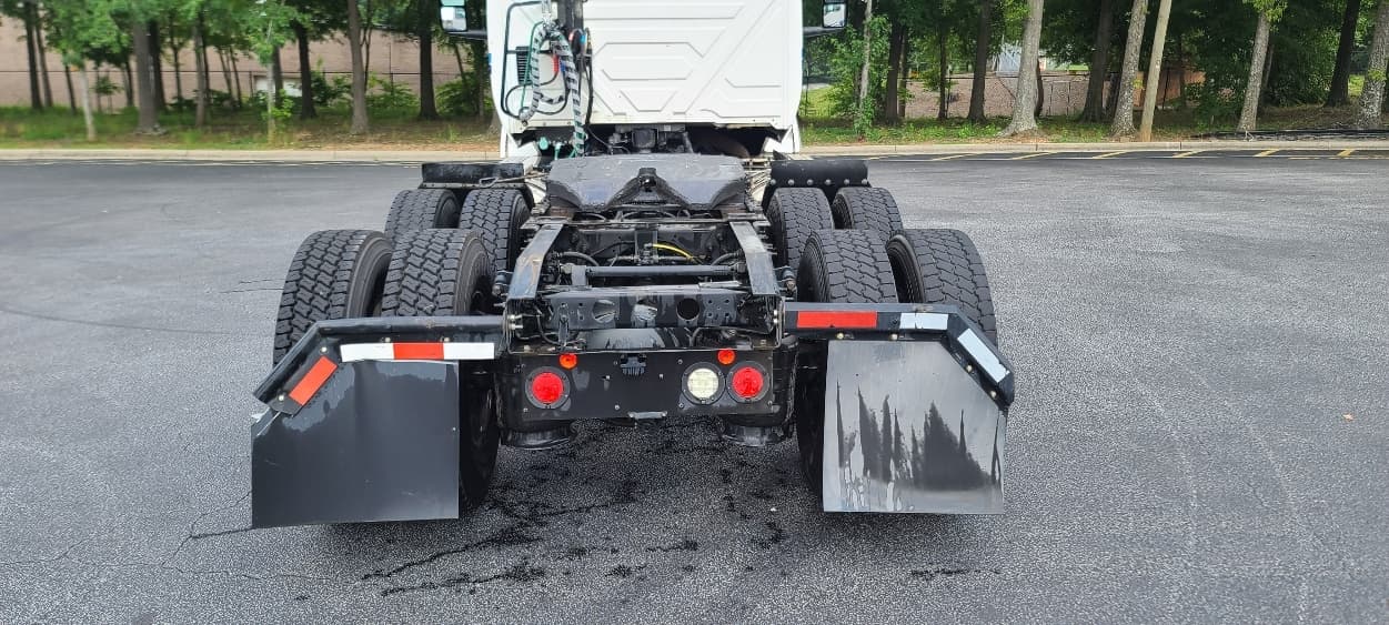 2019 International LT — photo 6