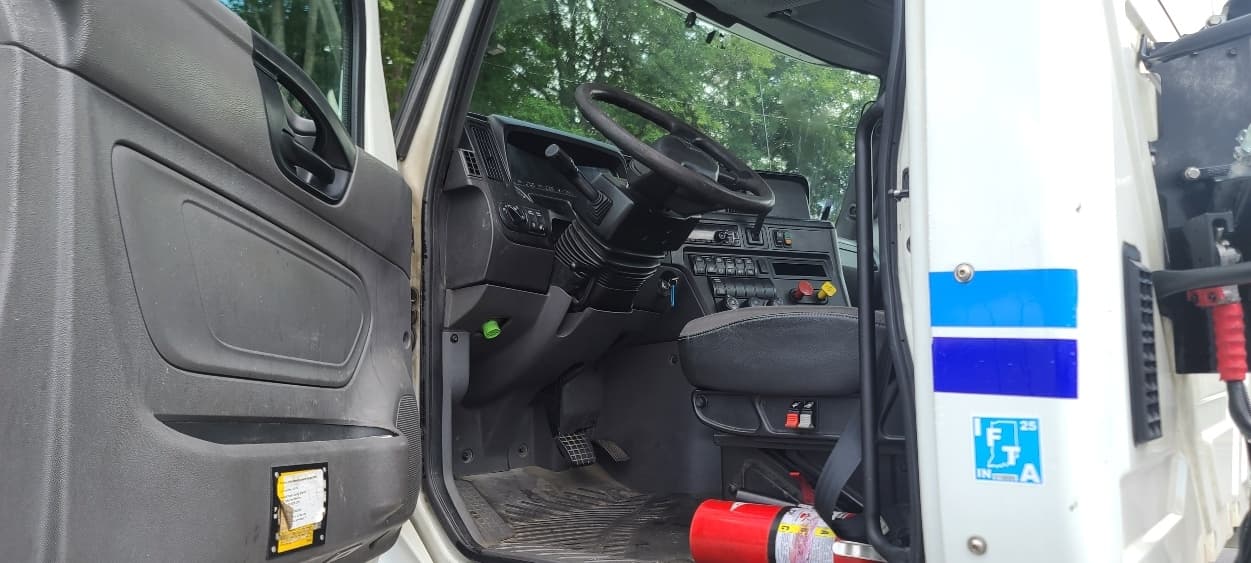 2019 International LT — photo 9