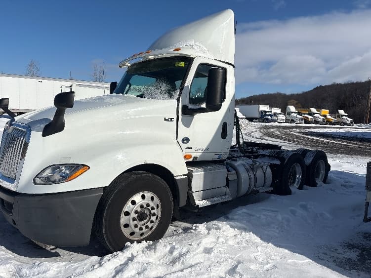 2019 International LT — photo 8