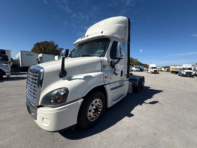 2019 Freightliner Cascadia — photo 3