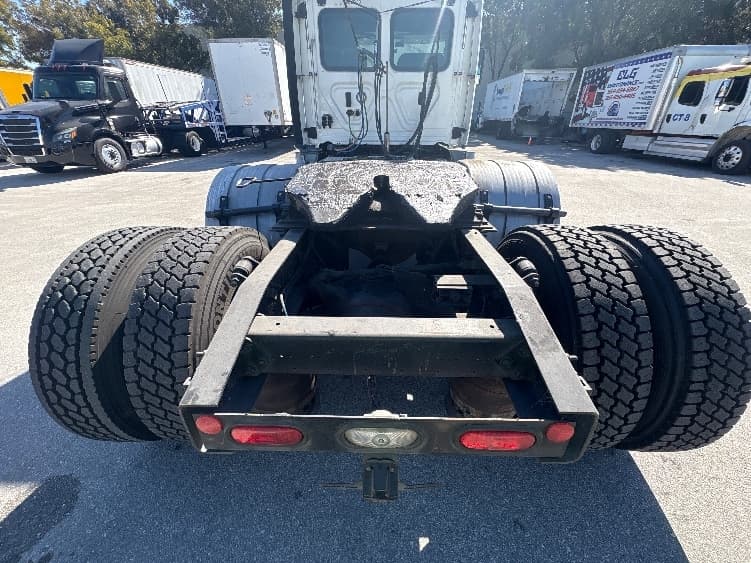 2019 Freightliner Cascadia — photo 6