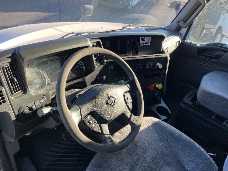 2019 International LT — photo 10