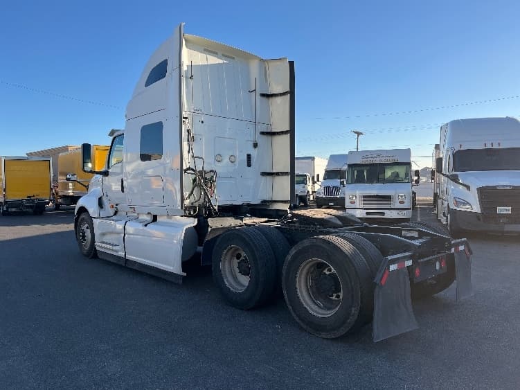 2019 International LT — photo 5