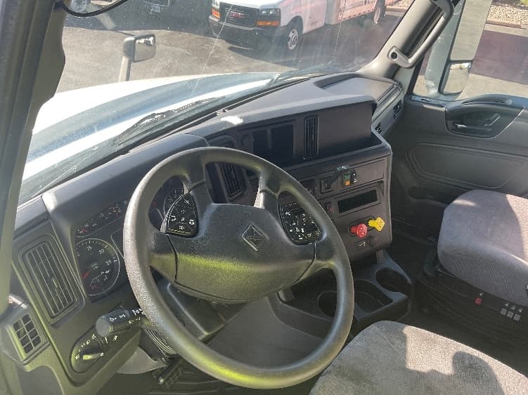 2019 International LT — photo 10