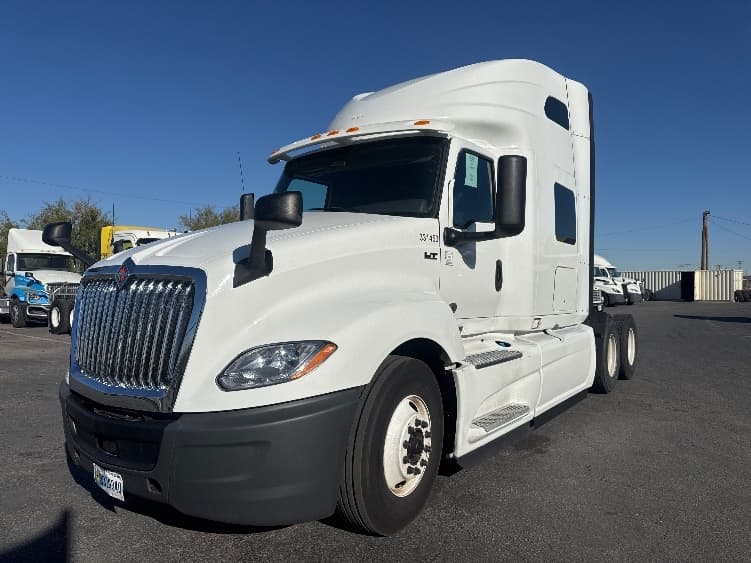 2019 International LT — photo 3