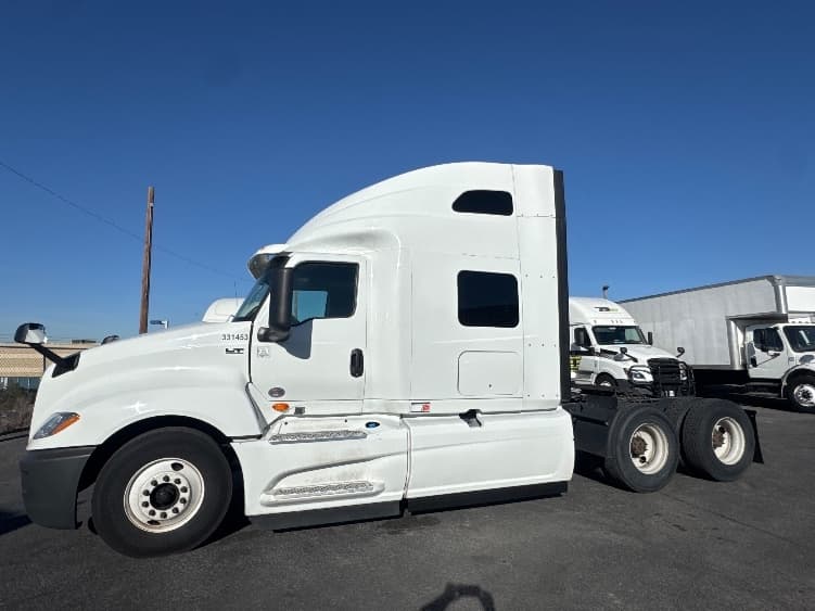 2019 International LT — photo 4