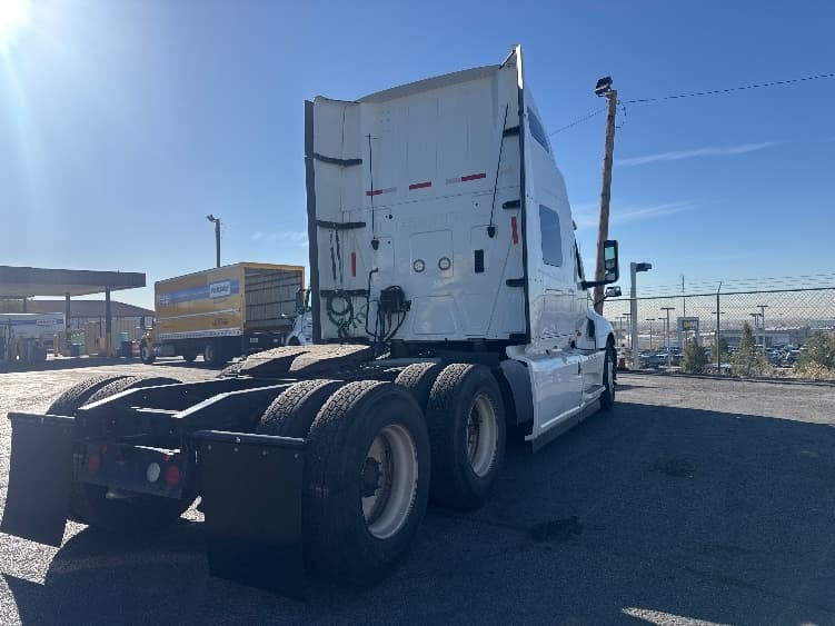 2019 International LT — photo 7