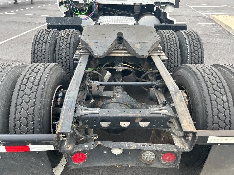 2019 International LT — photo 6