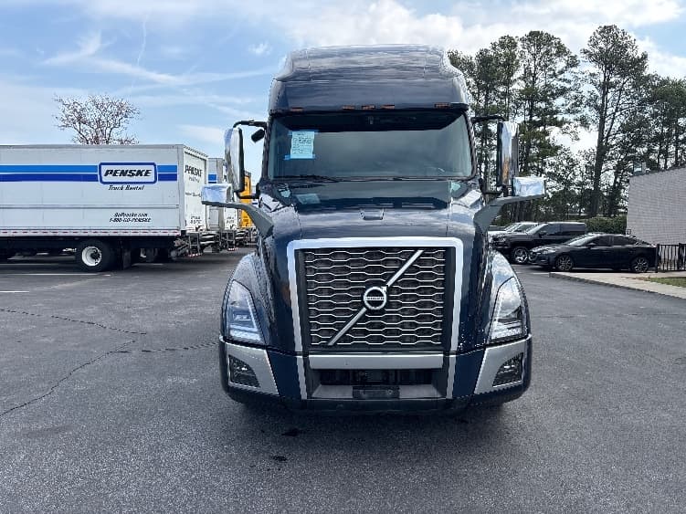 2020 Volvo VNL 760 — photo 2