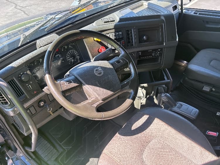 2020 Volvo VNL 760 — photo 10