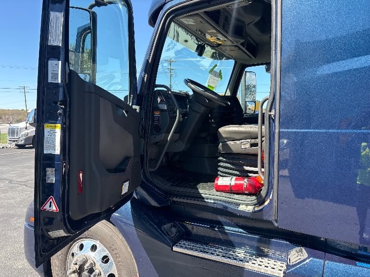 2020 Volvo VNL 760 — photo 9