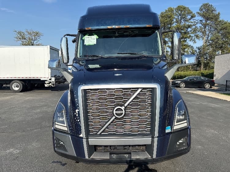 2020 Volvo VNL 760 — photo 2