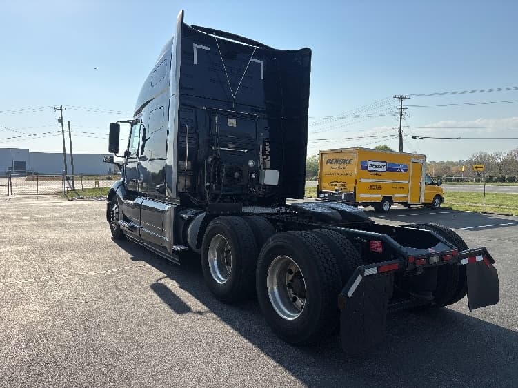 2020 Volvo VNL 760 — photo 5