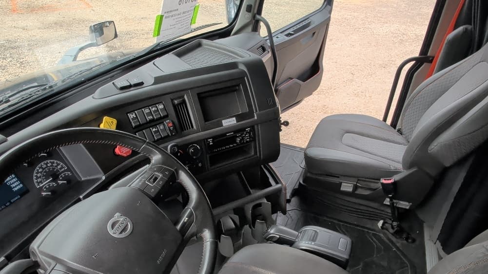 2020 Volvo VNL 760 — photo 10