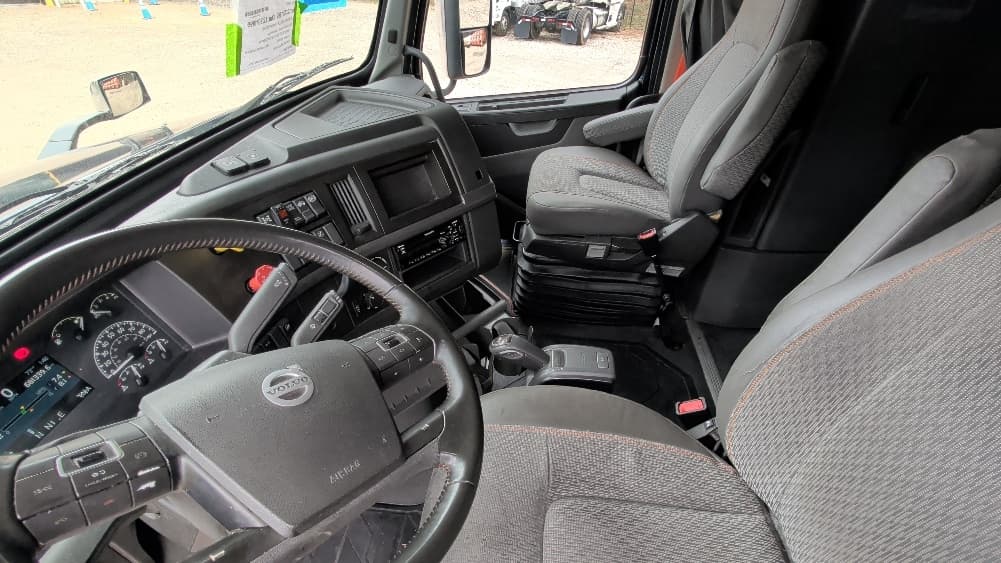 2020 Volvo VNL 760 — photo 10