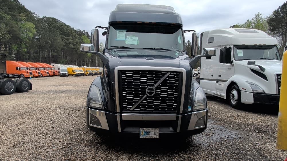 2020 Volvo VNL 760 — photo 2