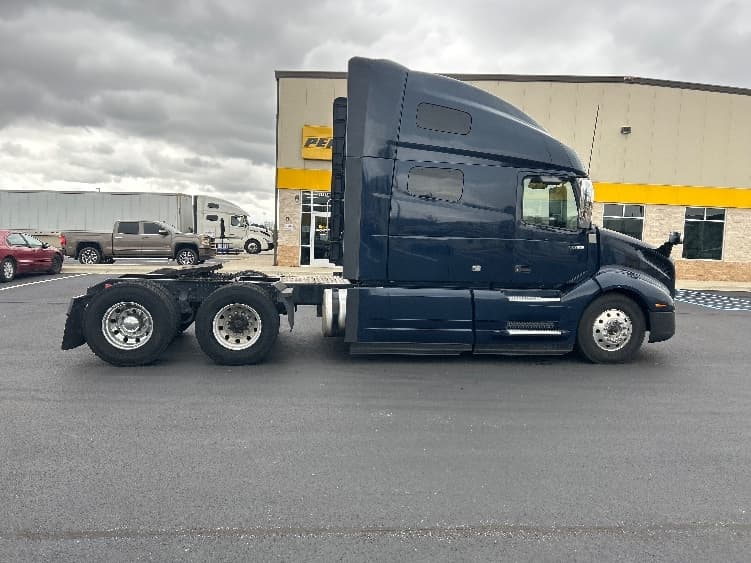 2020 Volvo VNL 760 — photo 8