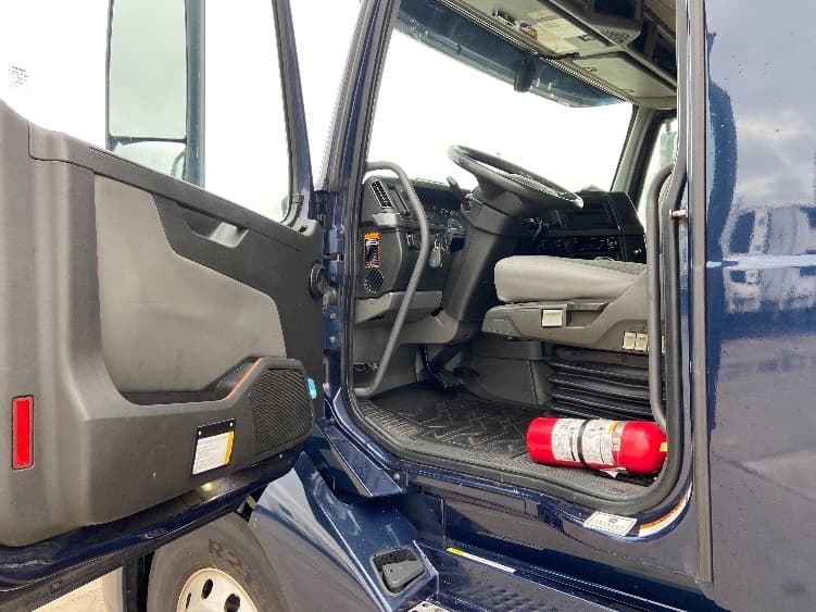 2020 Volvo VNL 760 — photo 9