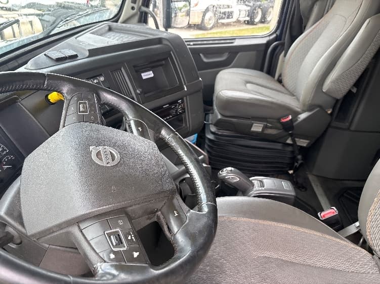2020 Volvo VNL 760 — photo 10