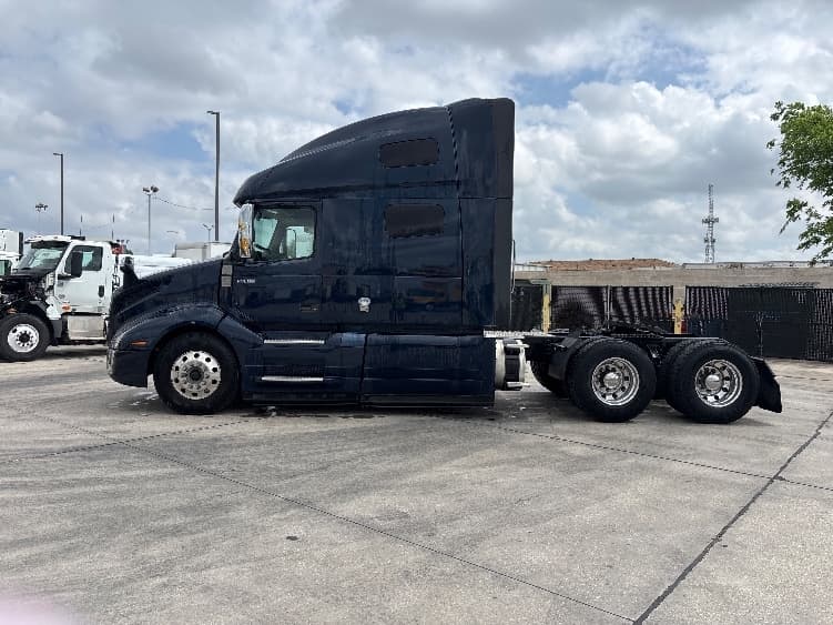 2020 Volvo VNL 760 — photo 4