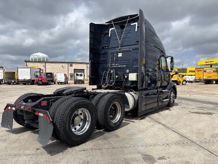 2020 Volvo VNL 760 — photo 7