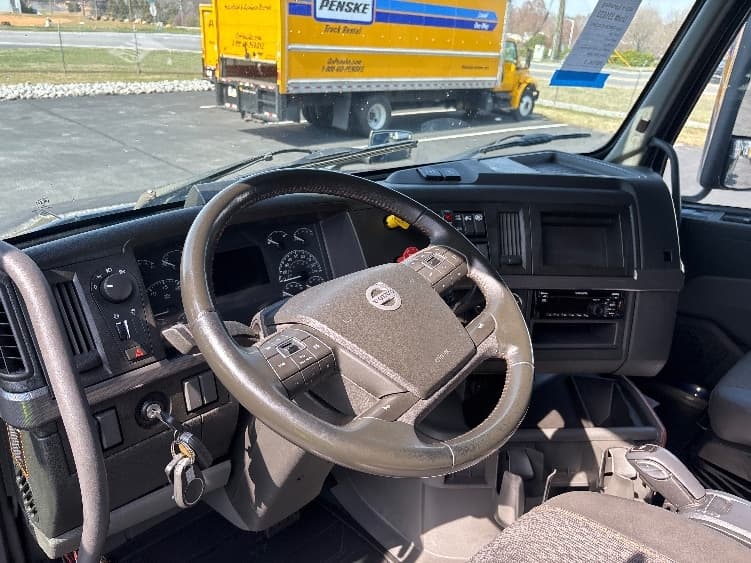 2020 Volvo VNL 760 — photo 10