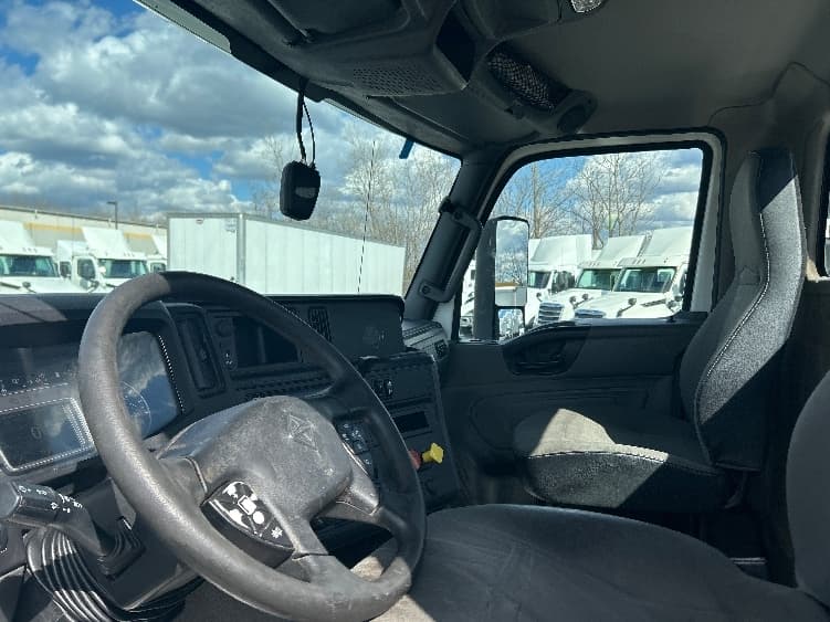 2019 International LT — photo 10