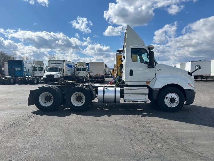 2019 International LT — photo 8