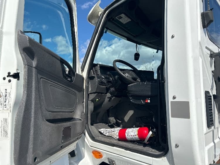 2019 International LT — photo 9